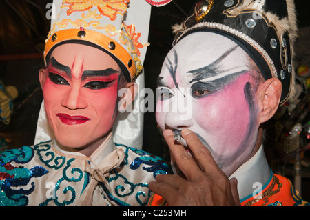 Chinesische Schauspieler hinter der Bühne in Bangkok, Thailand Stockfoto