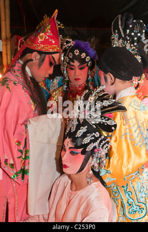 Chinesische Schauspieler hinter der Bühne in Bangkok, Thailand Stockfoto