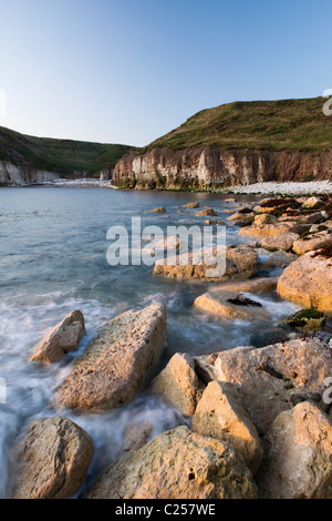 Morgendämmerung am Thornwick Bay, Flamborough, East Yorkshire Stockfoto