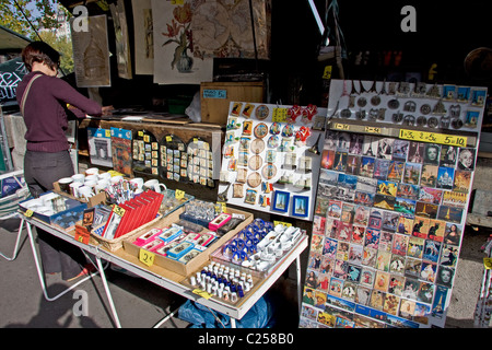 Stand der Souvenirs zum Verkauf, Rive Gauche, Paris Stockfoto