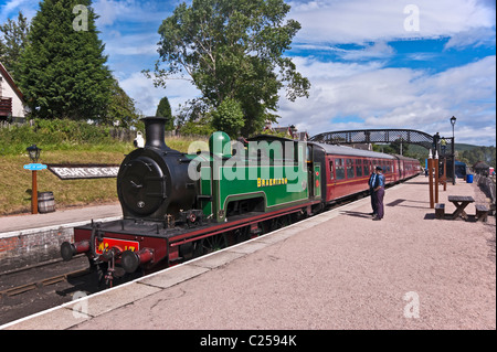 Dampfmaschine Braeriach stehen auf dem Bahnsteig am Bahnhof Boat of Garten, auf dem Weg nach Aviemore Stockfoto