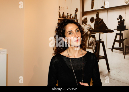 Griechisch-amerikanischen Schauspielerin Melina Kanakaredes besucht das American College of Greece. Stockfoto