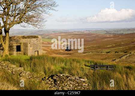 Top Withins unterwegs mit Blick auf Haworth Moor auf South Dean Beck Bronte Stockfoto