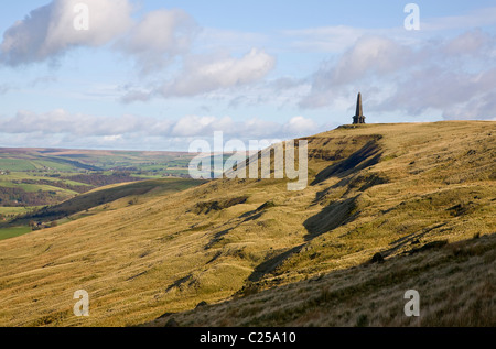 Blick auf Stoodley Pike auf Pennine Way Stockfoto