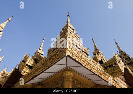 Innenraum der größte buddhistische Tempel Shwedagon-Pagode, Rangun, Burma. Stockfoto