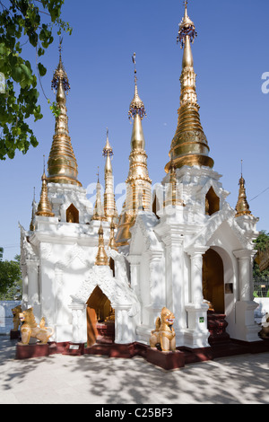 Innenraum der größte buddhistische Tempel Shwedagon-Pagode, Rangun, Burma. Stockfoto