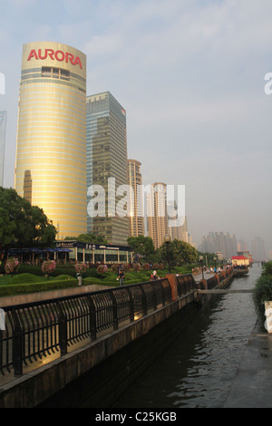 Stadtbild Ansicht aus dem Osten Bund. Pudong, Shanghai, China. Gebäude sind Aurora, Citigroup. Stockfoto