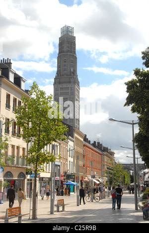 F/Picardie/Somme/Amiens: die Wolkenkratzer Tour Perret als Wahrzeichen des WWI Umbauten von Perret-Frères errichtet. Stockfoto