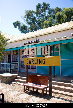 Liebling Schild mit Sitzbank bei Se Evita Peron in Darling - Western Cape Stockfoto