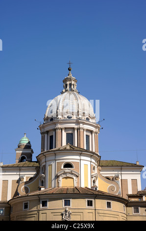 Italien, Rom, Kirche Santi Ambrogio e Carlo al Corso, Kuppel Stockfoto