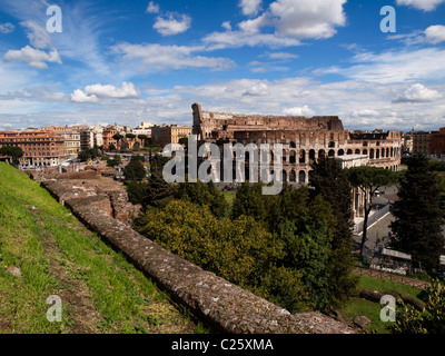 Alten Rom: Kolosseum aus dem Palatin, Rom, Italien Stockfoto