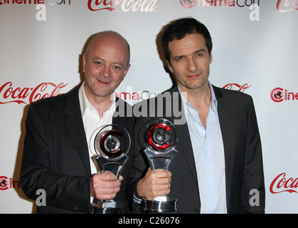 DAVID BARRON DAVID HEYMAN CINEMACON Leinwand ACHIEVEMENT AWARDS LAS VEGAS NEVADA USA 31. März 2011 Stockfoto