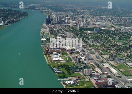 Luftaufnahme der Innenstadt von Detroit Michigan und Detroit River USA Stockfoto