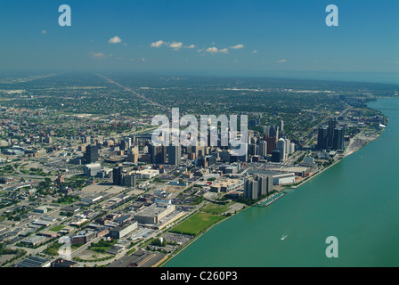 Luftaufnahme der Innenstadt von Detroit Michigan und Detroit River USA Stockfoto