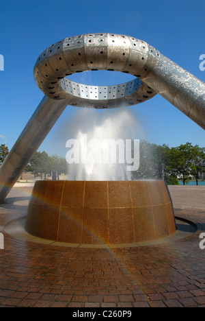 Regenbogen & Noguchi Brunnen Hart Plaza Detroit Michigan/USA Stockfoto