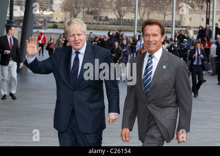 Bürgermeister Boris Johnson und Hollywood-Star und ehemalige Gouverneur von Kalifornien Arnold Schwarzenegger Stockfoto