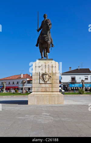 Nuno Alvares Pereira Statue im Kloster Batalha. Einer der wichtigsten Nationalhelden Portugals. Mittelalterlichen Adligen und Ritter. Stockfoto