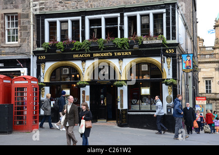 Deacon Brodie Taverne auf der Royal Mile in Edinburgh Stockfoto