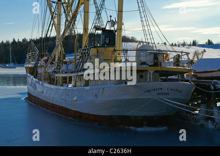 Picton Castle ist für den Winter im Hafen bei Lunenburg, Nova Scotia gelegt. Stockfoto