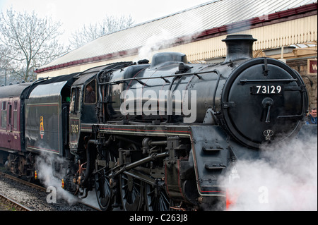 Standard Klasse 5 Dampflokomotive ramsbottom Station in Lancashire, Teil der East Lancs Eisenbahn Stockfoto