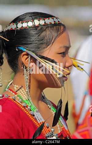 Nocte Stamm, Frau mit traditionellen Verschleiß an Namdapha Öko-Kultur-Festival; Miao; Arunachal Pradesh; Indien Stockfoto