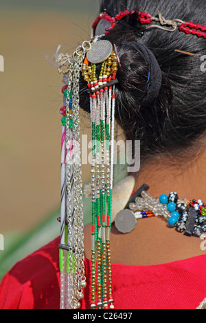 Nocte Stamm, Frau mit traditionellen Verschleiß an Namdapha Öko-Kultur-Festival; Miao; Arunachal Pradesh; Indien Stockfoto