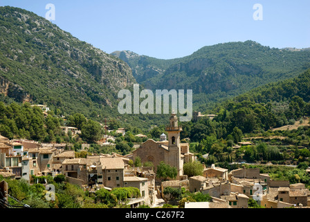 Das Dorf mit der Real Cartuja (Chartherhouse) de Jesus de Nazaret. Valldemossa. Mallorca. Balearischen Inseln. Spanien. Stockfoto