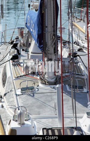 Nahaufnahme eines Challenger Yacht in den Hafen von Portsmouth, Hampshire, England Stockfoto