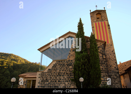 Castellfollit De La Roca, Parque Natural De La Zona Volcánica De La Garrotxa, Girona, Katalonien, Spanien Stockfoto