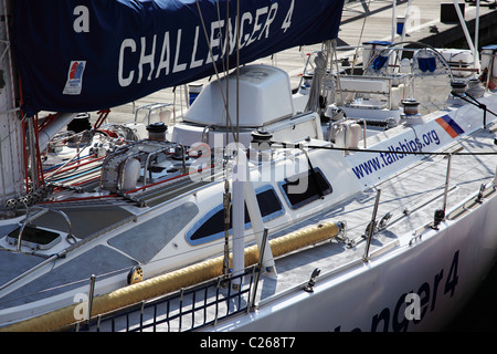 Nahaufnahme der Challenger 4 in Portsmouth Harbour, Hampshire, England, Großbritannien Stockfoto