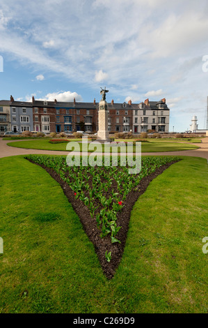 Gesamtstrecke Gärten und das Kriegsdenkmal auf Hartlepool Landzunge Stockfoto
