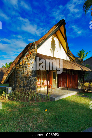 La Pirogue Hotel Chalet Unterkunft. Flic En Flac, Mauritius Stockfoto