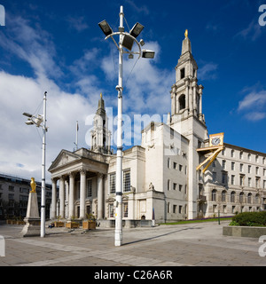 Der beeindruckende Civic Hall aufgeführt eine Note zwei Gebäude im Millenium Square, Zentrum von Leeds, Leeds, West Yorkshire, Großbritannien Stockfoto