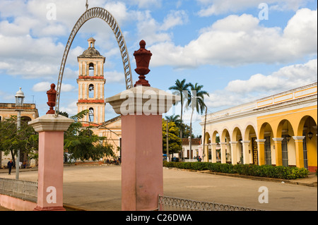 Virgen del Buen Viaje Kirche und Häusern im Kolonialstil, Remedios, Kuba Stockfoto