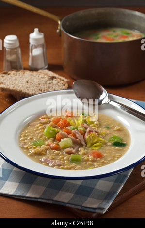 Bestimmten London Suppe. Schinken und gelbe Erbsensuppe Stockfoto