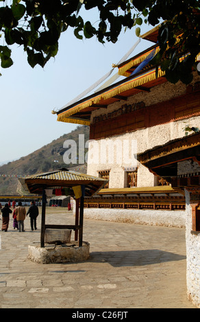 GOM Kora Tempel, eine heilige Meditationsort des Guru Rimpoche, nördlich von Trashigang, Ost Bhutan Stockfoto