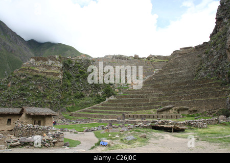 Pisac Ruinen in den Bergen Stockfoto