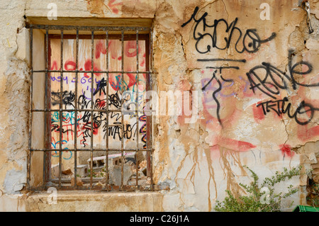 Geschändeter und verfallene Villa in der Nähe von Torrevieja, Provinz Alicante, Spanien. Stockfoto