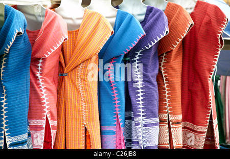 Kleider zum Verkauf In A Street Market-Oaxaca-Stadt Mexiko Stockfoto