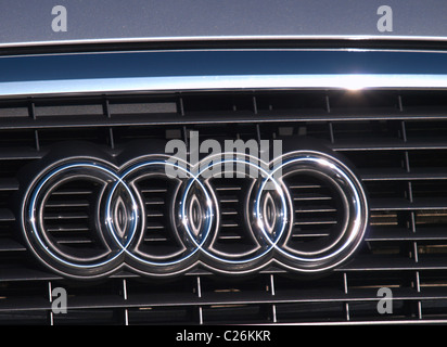 Audi Auto Abzeichen in der Sonne, UK Stockfoto