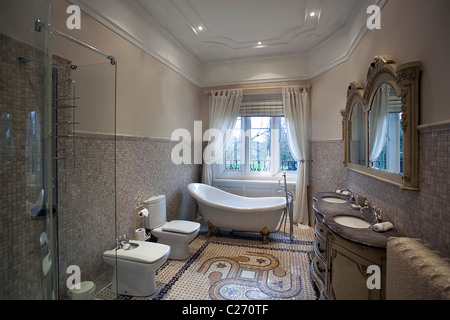 Viktorianisches Badezimmer Stockfoto, Bild: 151769051 - Alamy