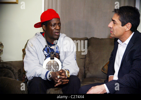 Flava Flav Public Enemy im Sasha Bruce House für Obdachlose Jugendliche und Gastgeber ein Thanksgiving Dinner für Obdachlose Jugendliche. Stockfoto