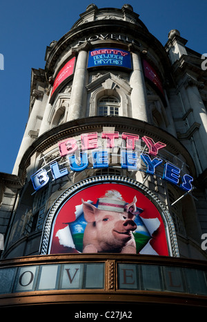 Betty Blue Eyes musikalische Novello Theatre, London Stockfoto