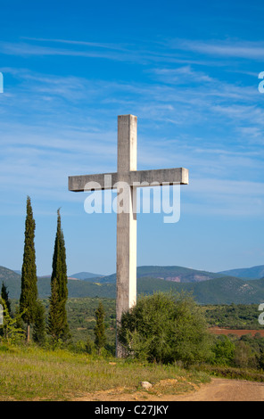 Das große monumentale Kreuz Pigada in Griechenland Stockfoto