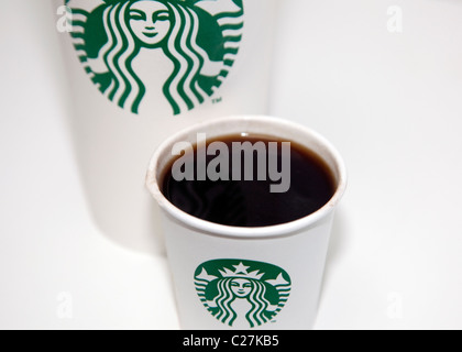 Neues Starbucks Coffee Logo hat keinen Namen Stockfoto