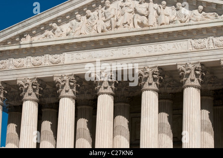 Washington DC, The United States Supreme Court Gebäude oberen Detail. Stockfoto