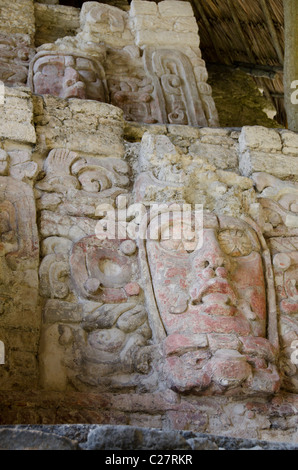 Quintana Roo, Mexiko, Yucatan-Halbinsel in der Nähe von Costa Maya. Kohunlich Maya Ruinen, Pyramide der Masken Stockfoto