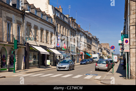 Typisch französische Stadtzentrum Einkaufsstraße, Pontivy, Morbihan, Bretagne, Frankreich, Europa Stockfoto