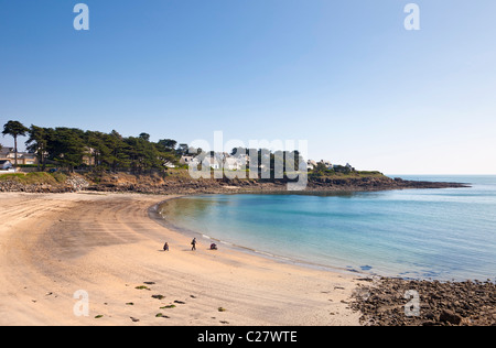 Bretagne im Frühjahr - Port Navalo, in der Nähe von Arzon auf der Presqu'Île de Rhuys Halbinsel; Golf von Morbihan, Bretagne, Frankreich Stockfoto