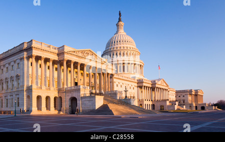 US-Kapitolgebäude / US-Kongressgebäude bei Sonnenaufgang, Washington DC Stockfoto
